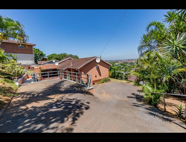 3 BEDROOM HOUSE FOR SALE IN TREASURE BEACH